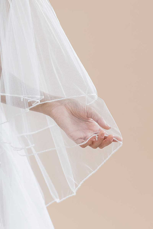 Rhyanne Fingertip Veil - Bridal Accessories - Laura Jane Accessories –  Laura Jayne Accessories