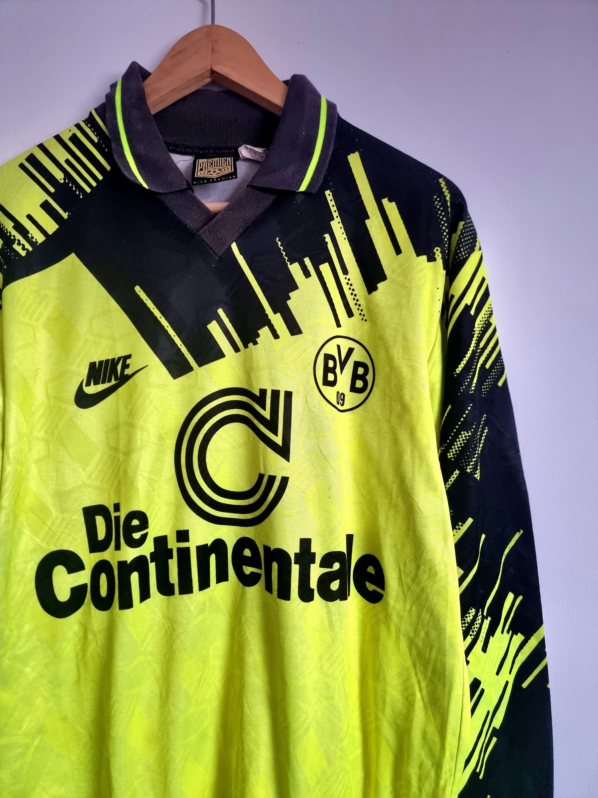 Nike Borussia Dortmund '11(Riedle)' Long Sleeve Home Small – Granny's Football Store