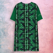 Oversized T-Shirt mit afrikanisch beeinflusstem Muster in waldgrün.
