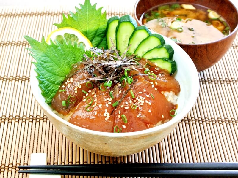 マグロ丼