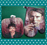 Hannibal Oven Mitten and Pot Holder by Wisesnail
