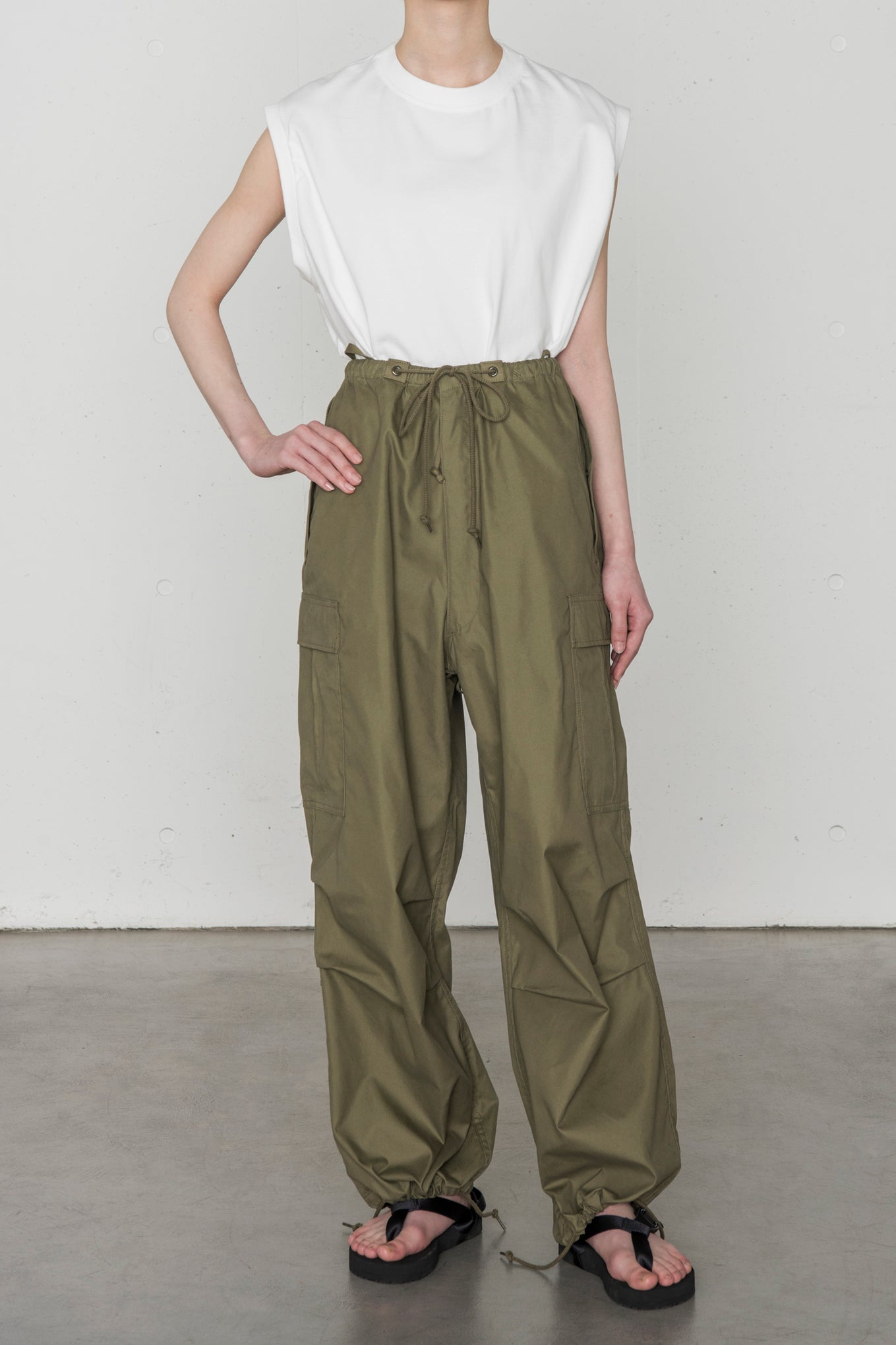 好評低価 HYKE 22FW HYKE M-51 TYPE SHELL PANTS の通販 by ぽむりん