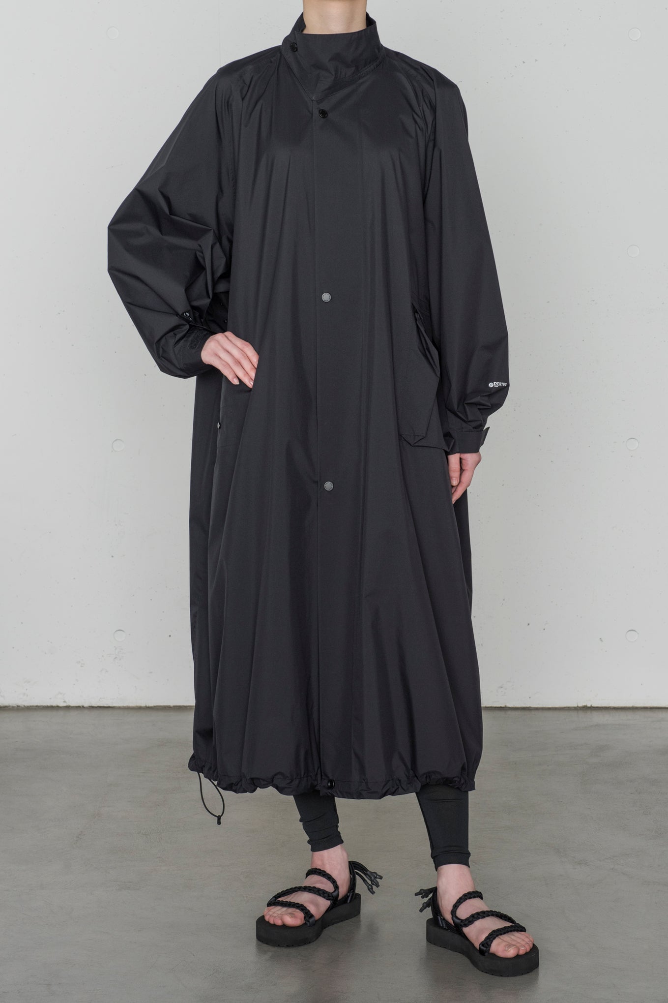 クラシック 新品＊HYKE 2023SS 黒 COAT MILITARY PERTEX トレンチコート