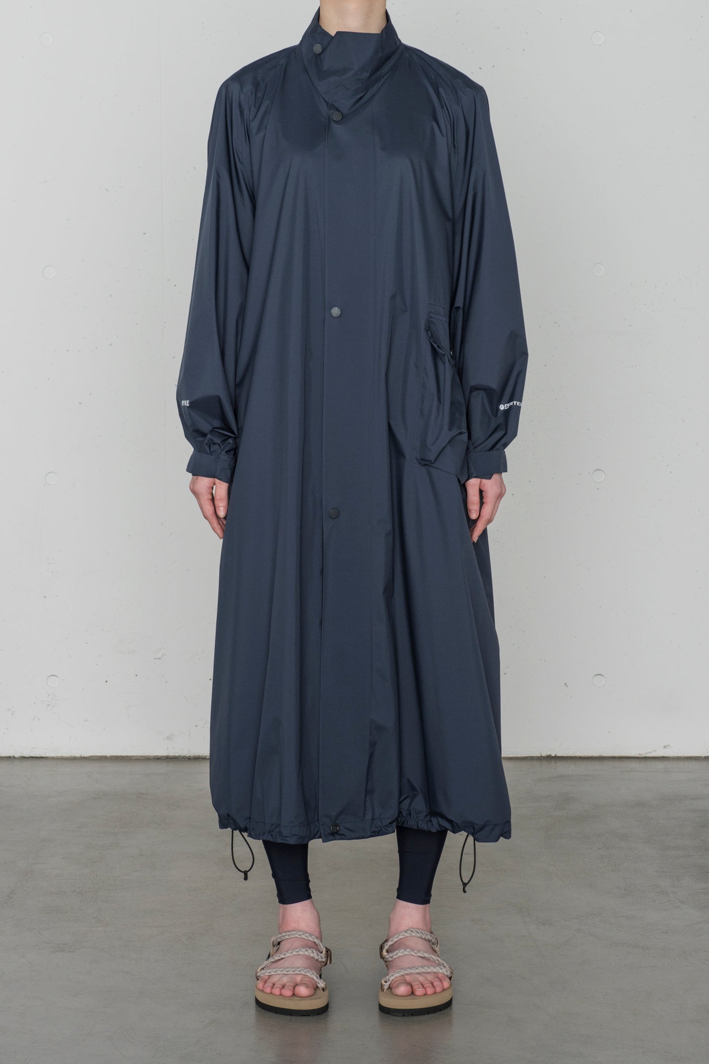 ディズニーコレクション HYKE PERTEX MILITARY COAT NAVY SIZE 4