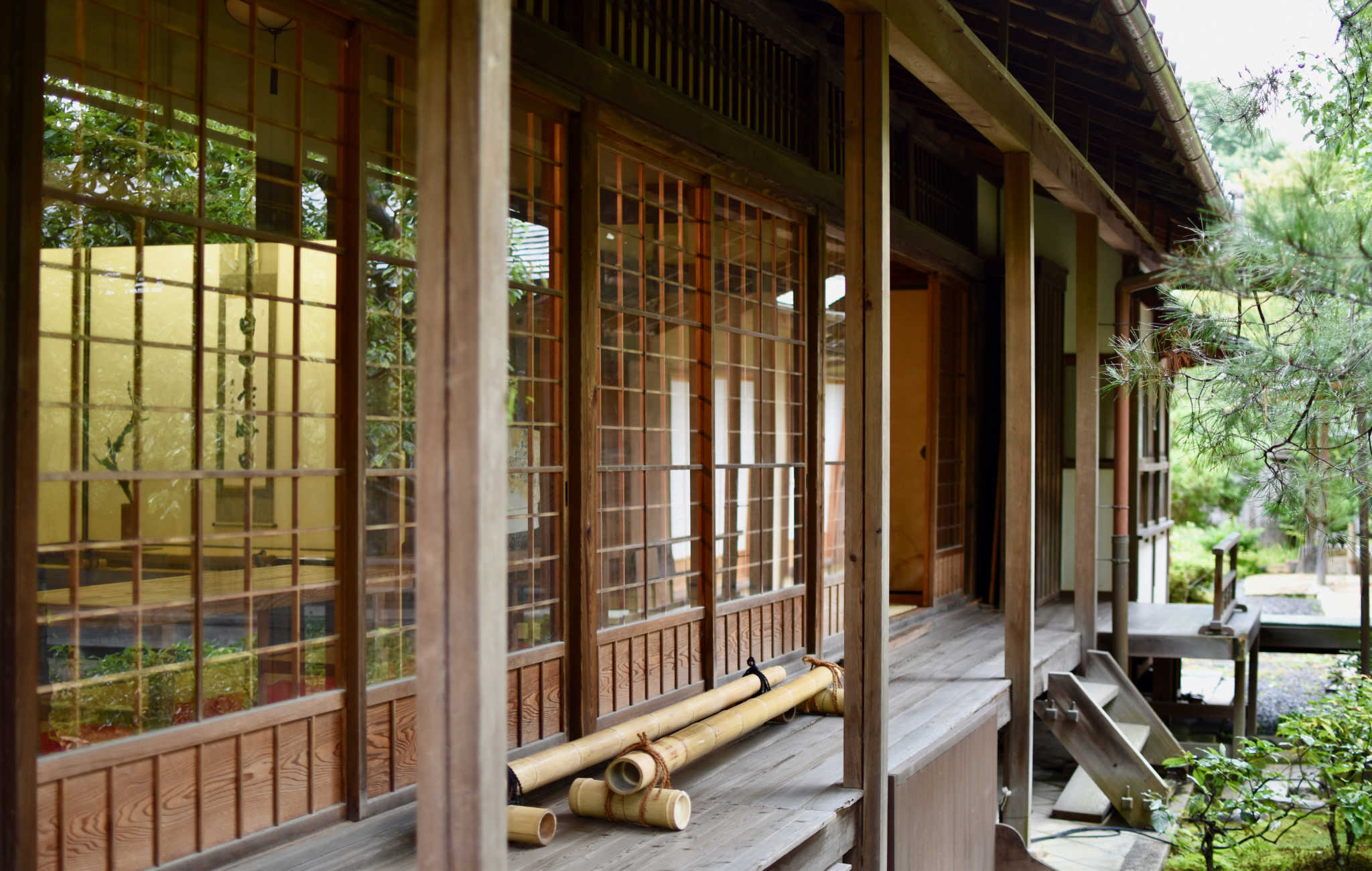 couloir japonais de maison traditionnelle Engawa 