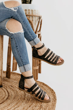 Very G Commodus Sandal in Black