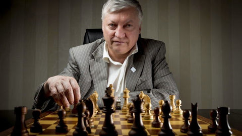 Anatoly Karpov meilleur joueur d'échecs au monde