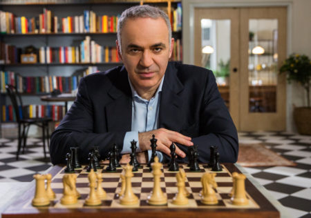 Garry Kasparov meilleur joueur d'échecs au monde