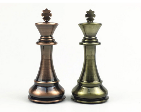 Pièces de jeu d'échecs en cuivre de luxe
