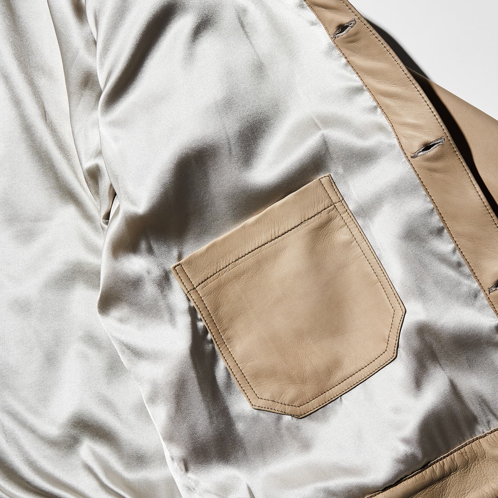 Giorgio Bratto's leather blouson 3 is a rich sublimation of the classic.