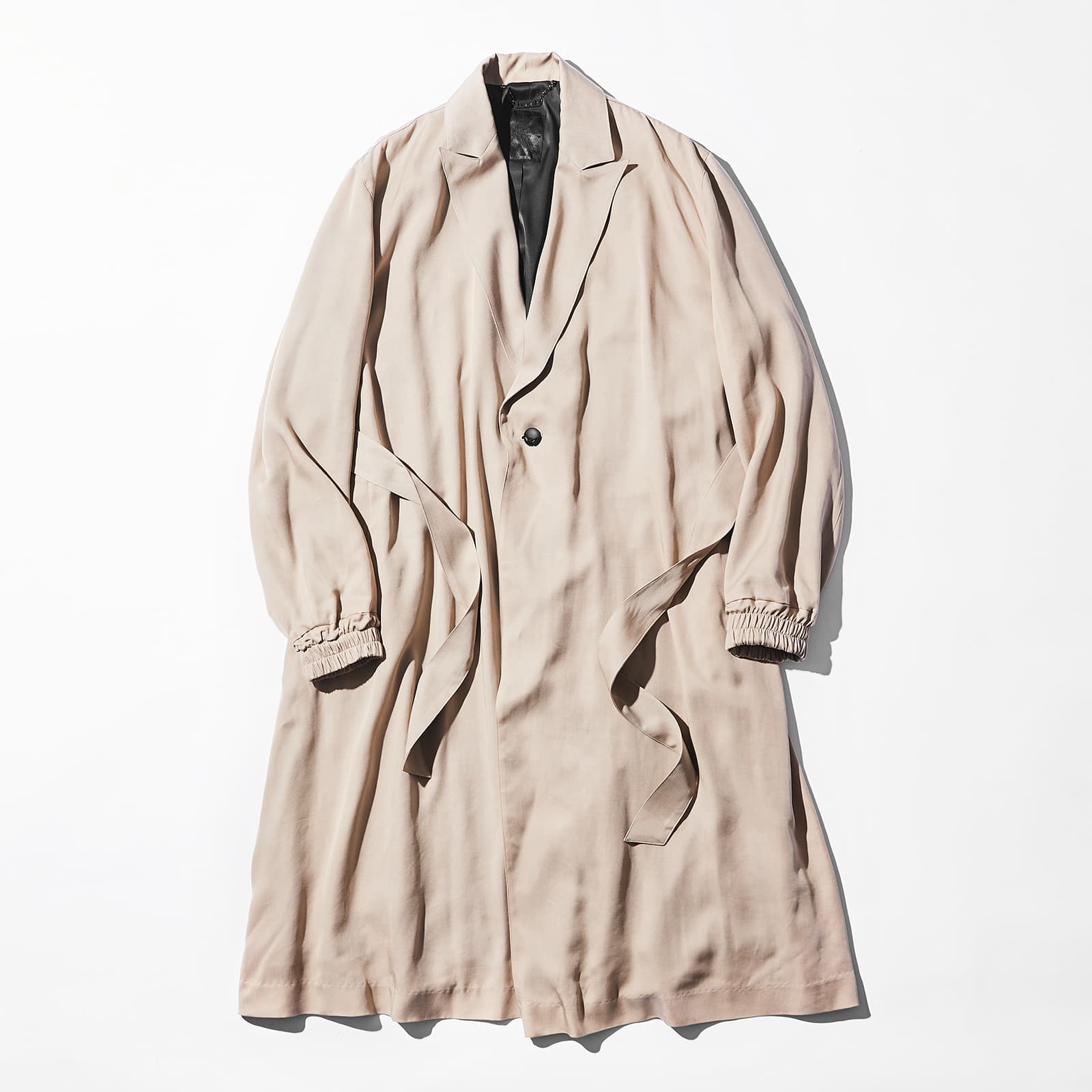 ``Kiryu Kiryu'' coat with beautiful drapes that exudes sexiness 2
