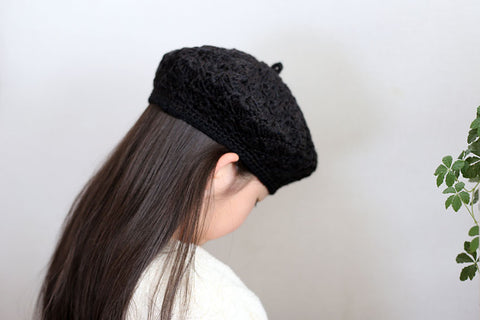 Crochet pattern Let's beret! Wearing image