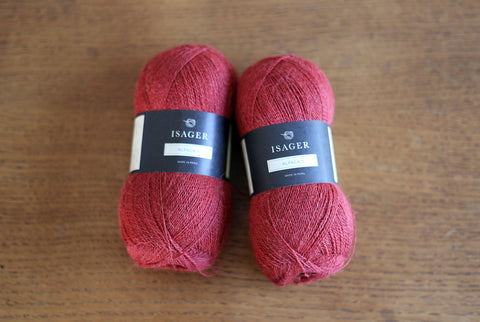 filet crochet shawls　ISAGER yarn
