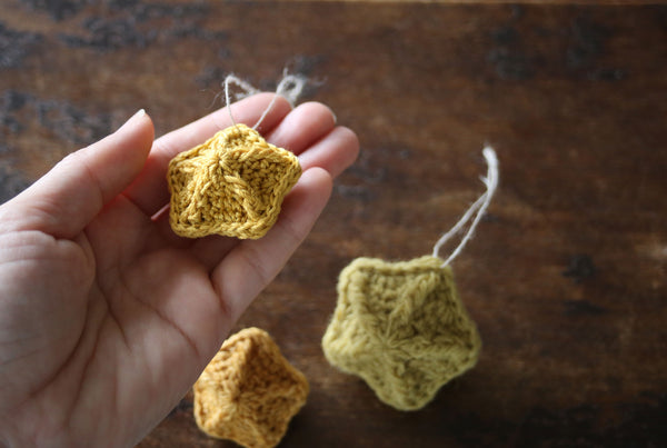 Crochet three-dimensional star Christmas ornament