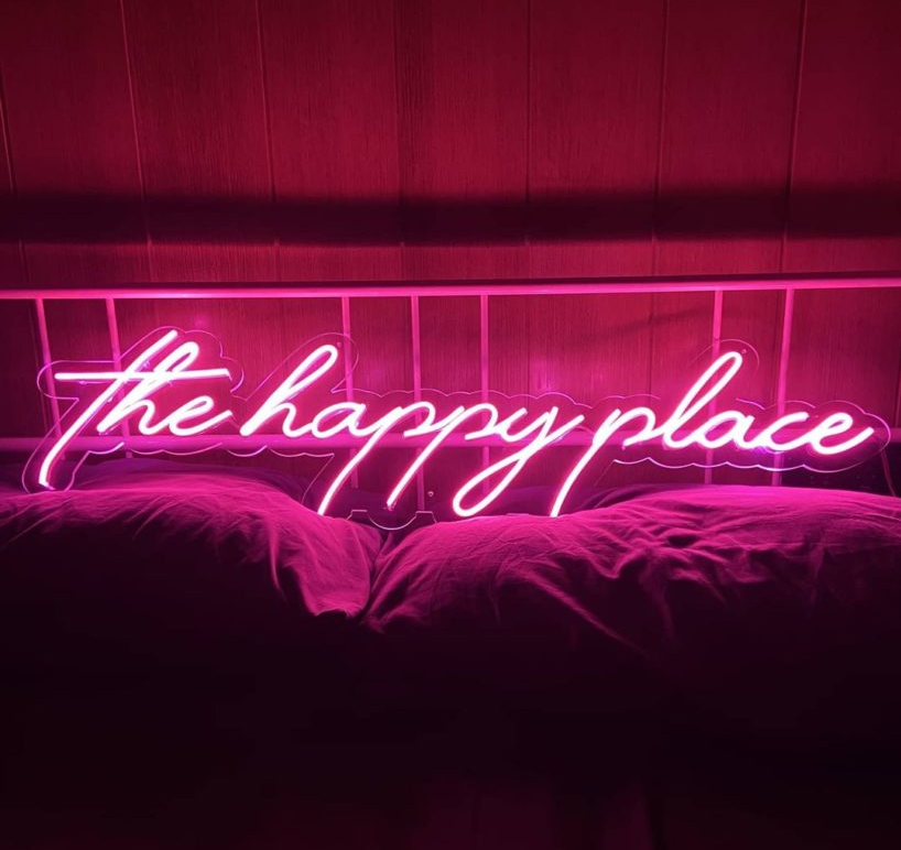 The happy place Neon light – Pyari Walls