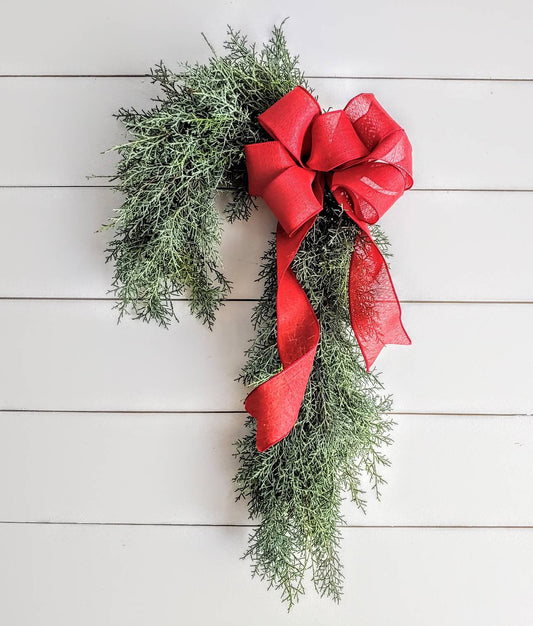 Fresh Magnolia Cedar Eucalyptus And Holly Christmas Wreath – The Barn  Company
