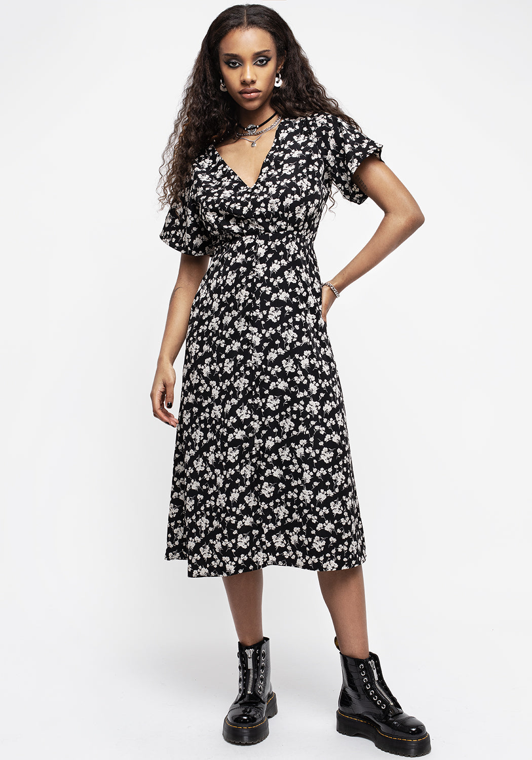 Demeter-Print-V-Neck-Button-Down-Midi-Dress – Disturbia