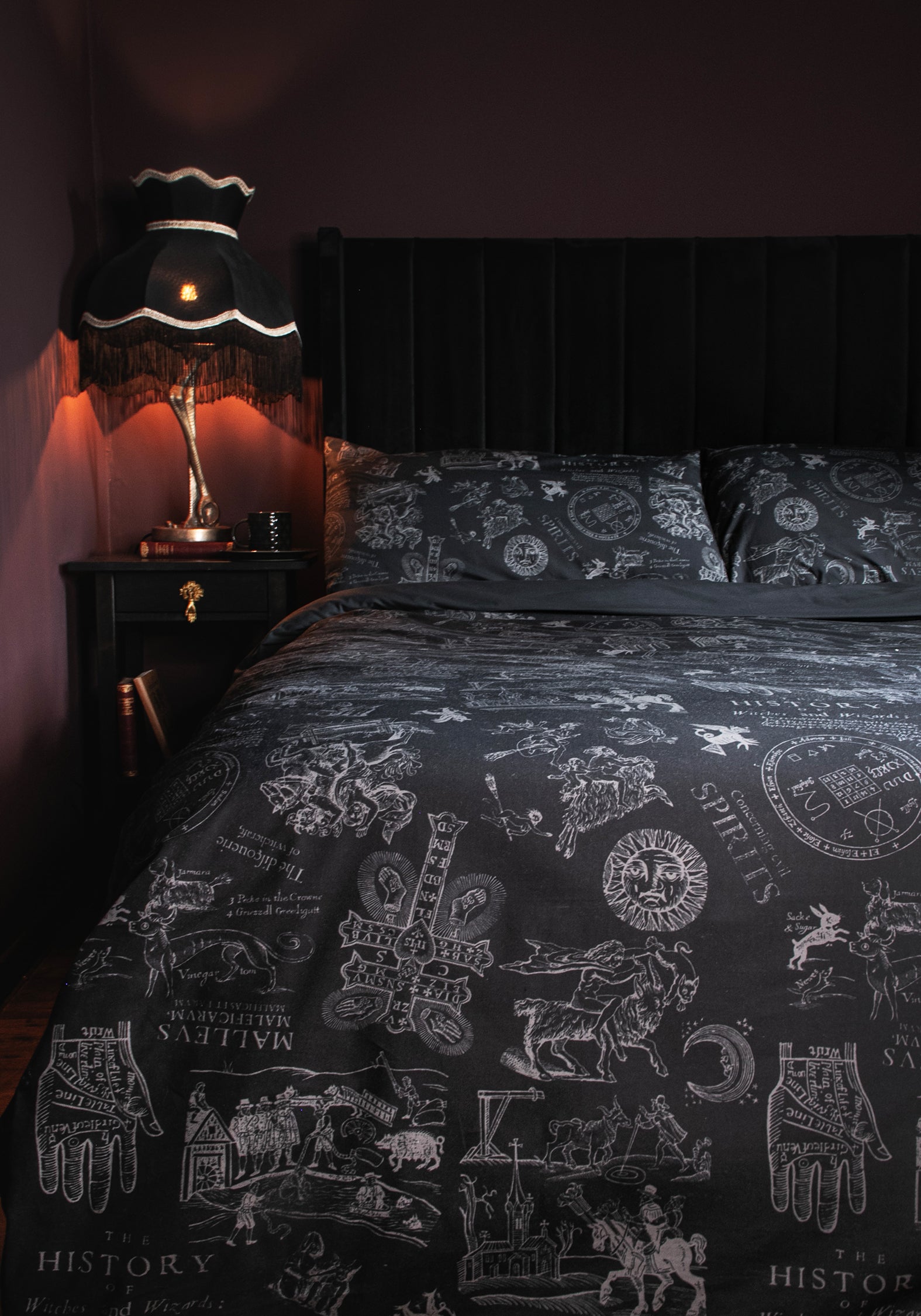 Women's Heresy Woodcut Print Cotton Bedding Set - King - - - Disturbia UK