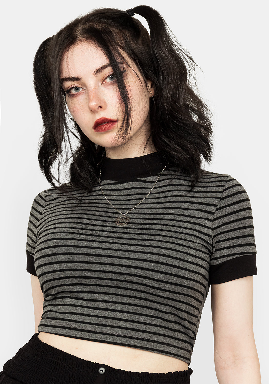 Moina Mock Neck Crop