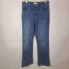 Load image into Gallery viewer, Levi&#39;s Perfectly Slimming Boot Cut 512 Jeans - 10
