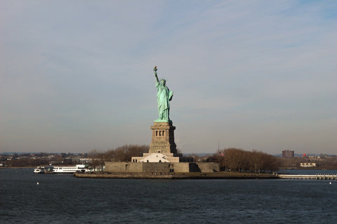 Photograph of the Statue of Liberty amongst the ocean