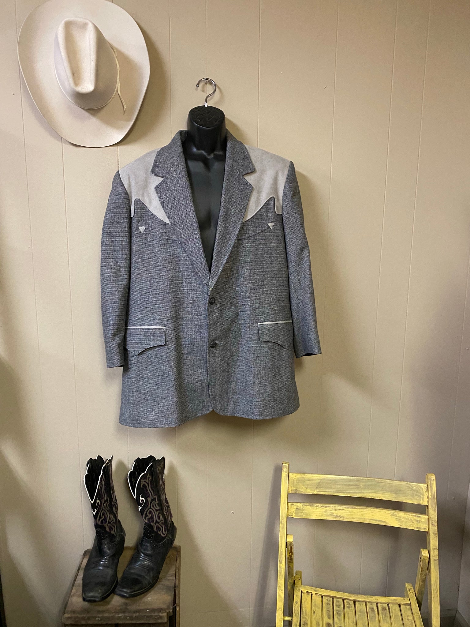 western cut suit jacket