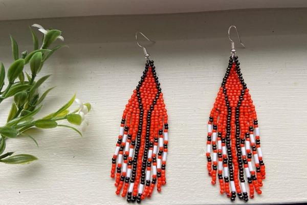 beadedmetis traditional beaded earrings