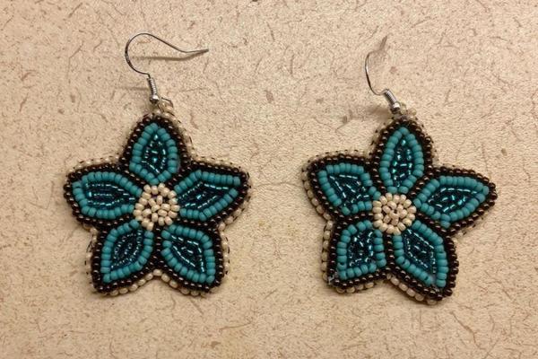 beadedmetis traditional beaded floral earrings