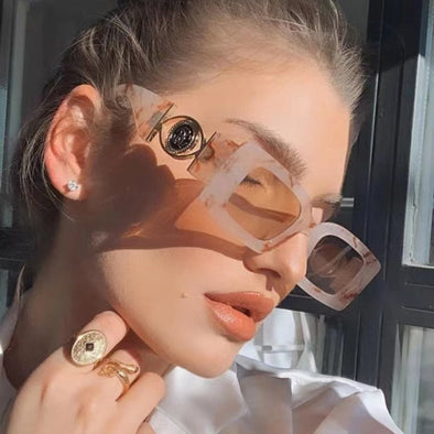 2023 New Luxury Brand Black Oversized Shades Lady Refined Design Large Big Sun Glasses Women Fashion V Cat Eye Sunglasses UV400