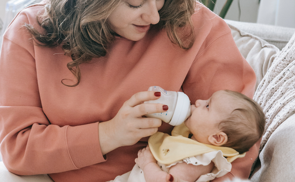 Allaitement mixte : les clés pour réussir votre alternance sein-biberon