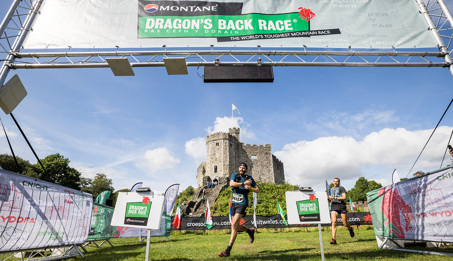 Simon Roberts 2021 on Montane Dragons Back Race | No Limits Photography