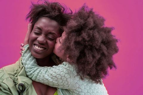 soins des cheveux bouclés pour les enfants