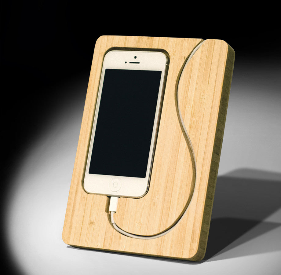 Se iPhone Dock - iPhone 5/5s/5c/SE Dock hos Wood To You