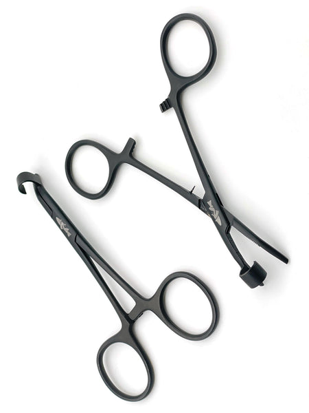 Forceps with Built-In Hook Release Tool