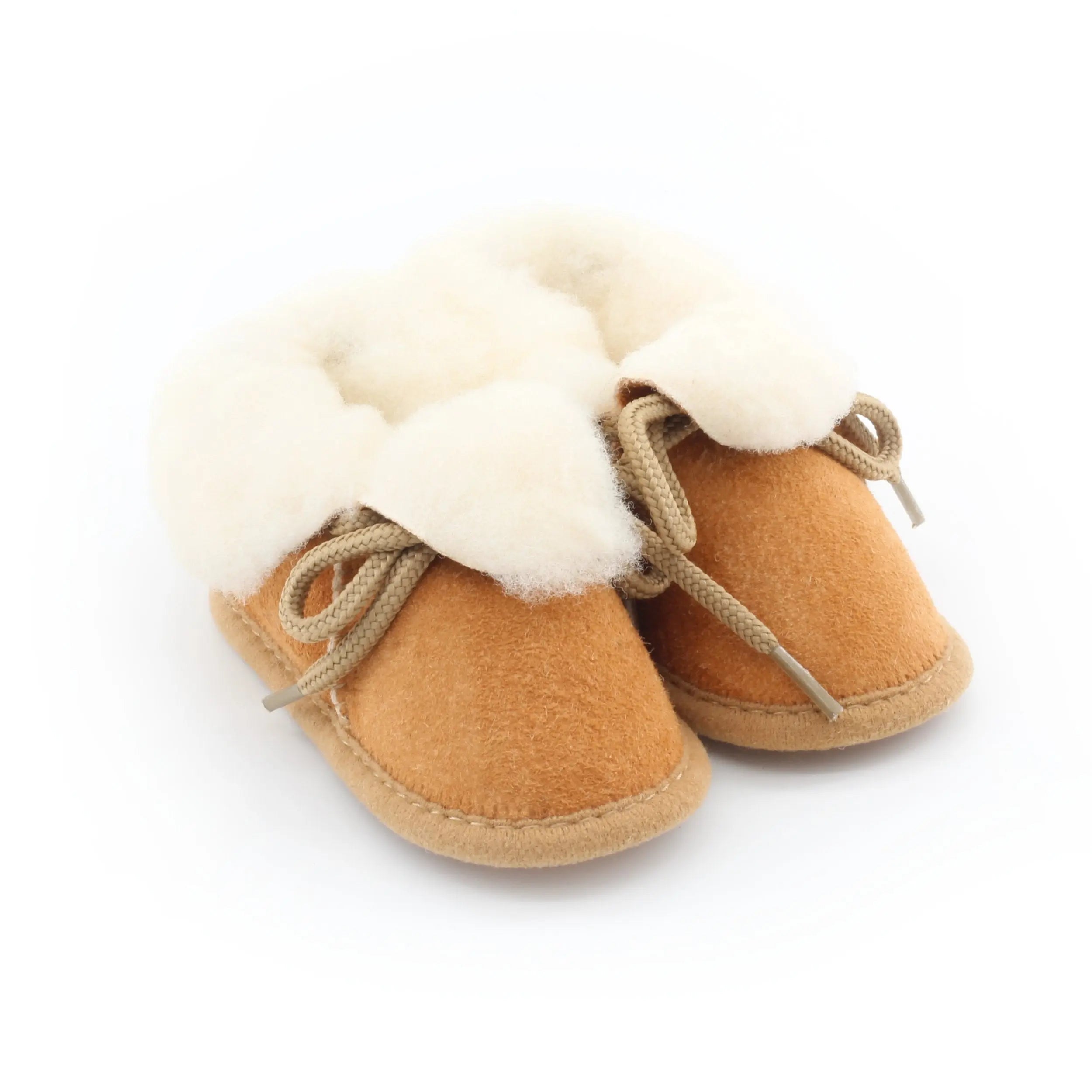 Chaussons pour bébé en peau lainée à scratch camel naturel - Lullabi