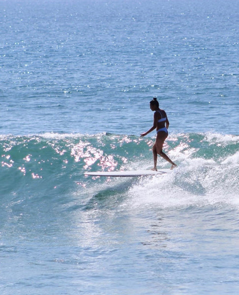 Makoa surfing