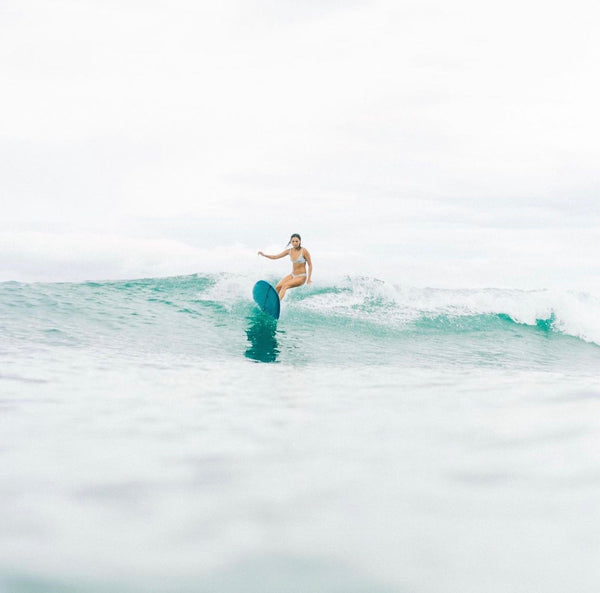 Makoa surfing in Hawaii