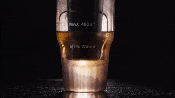 Electric cold brew coffee cup visualizes the brewing process