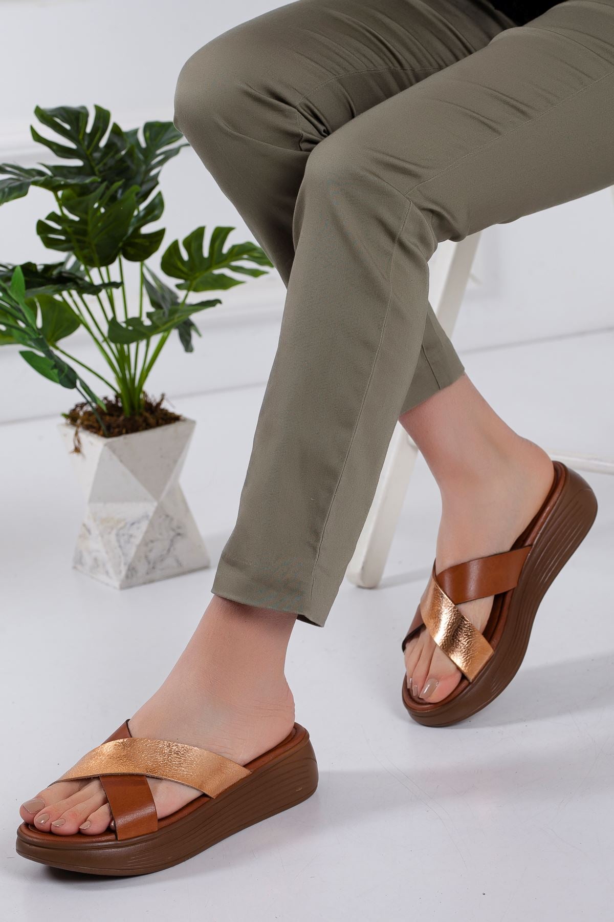 Image of Women's Ginger Leather Slippers