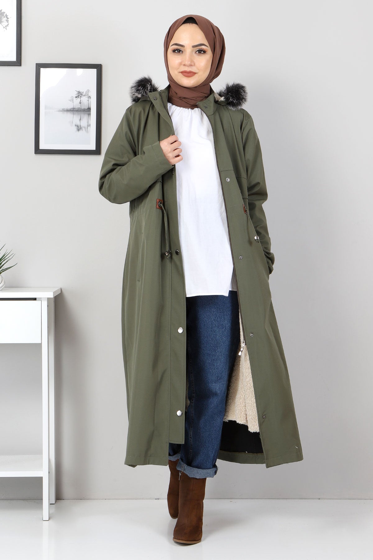 Image of Women's Shirred Waist Khaki Coat