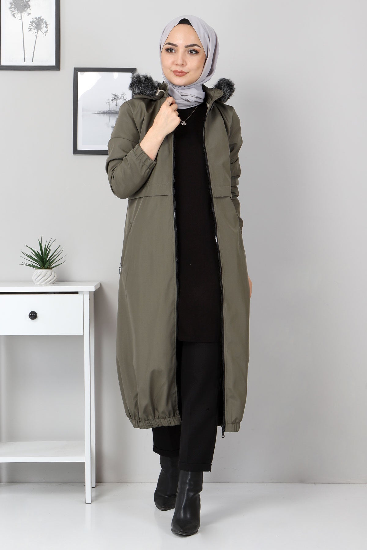 Image of Women's Elastic Hem Khaki Coat