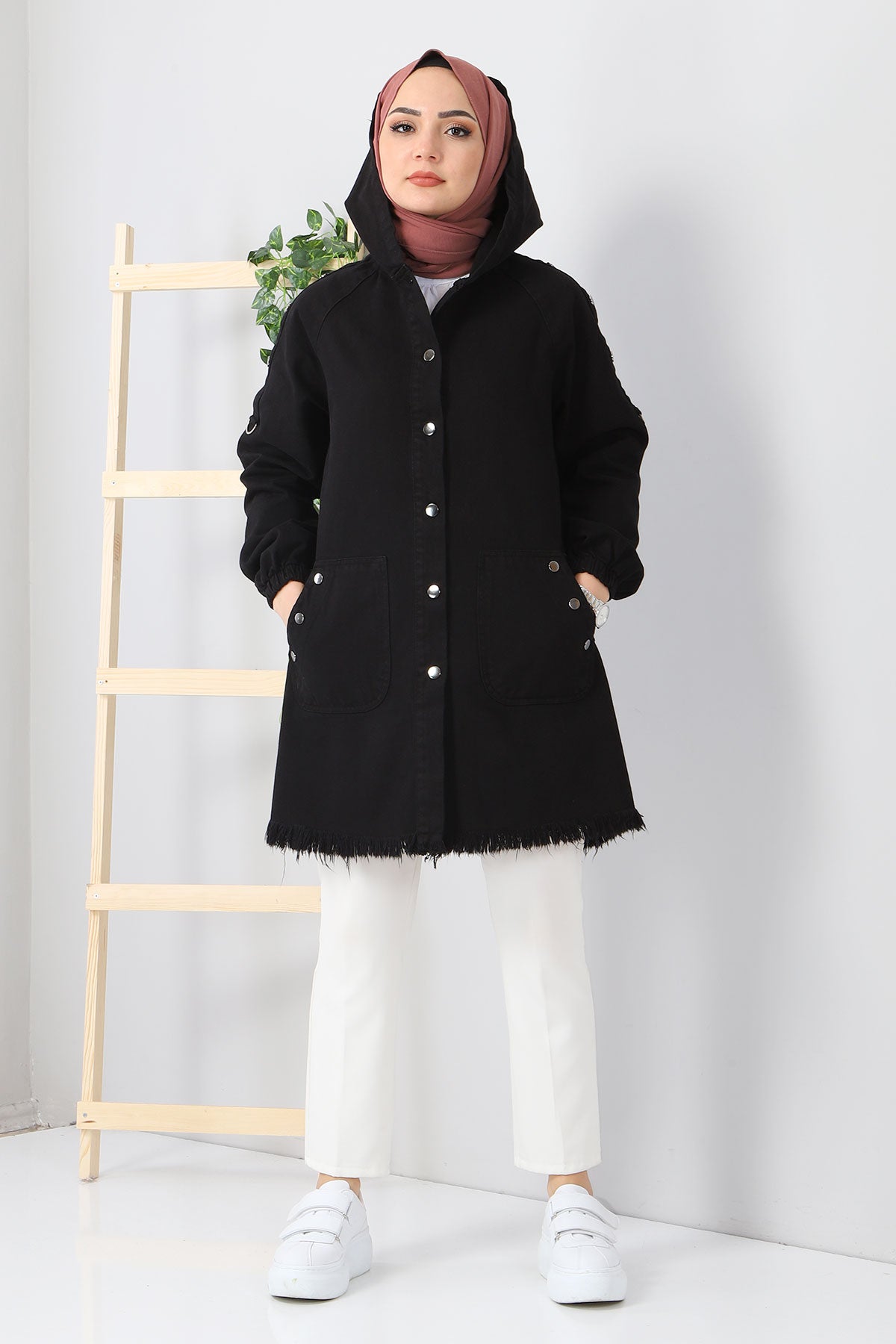 Image of Women's Hooded Pocket Black Denim Jacket