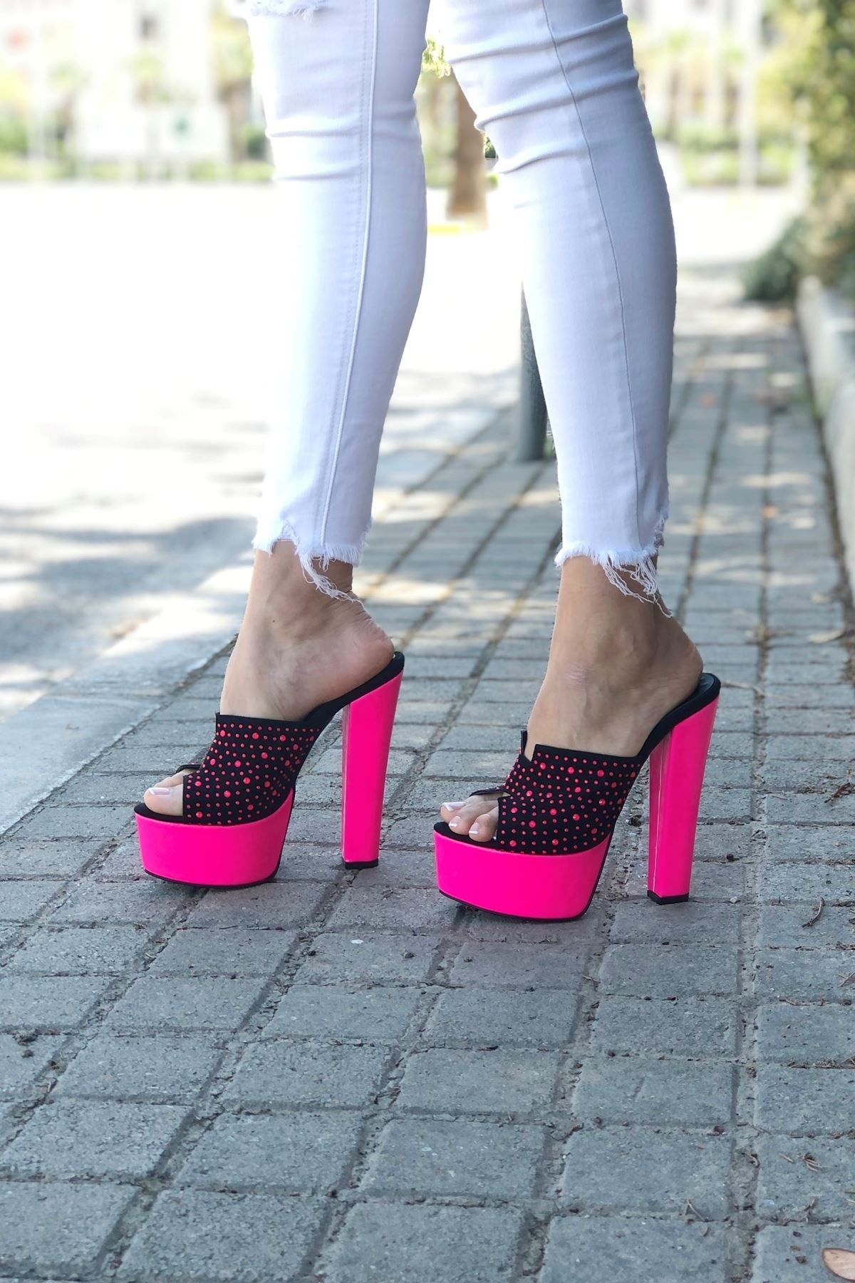 Image of Women's Black - Pink Heeled Slippers