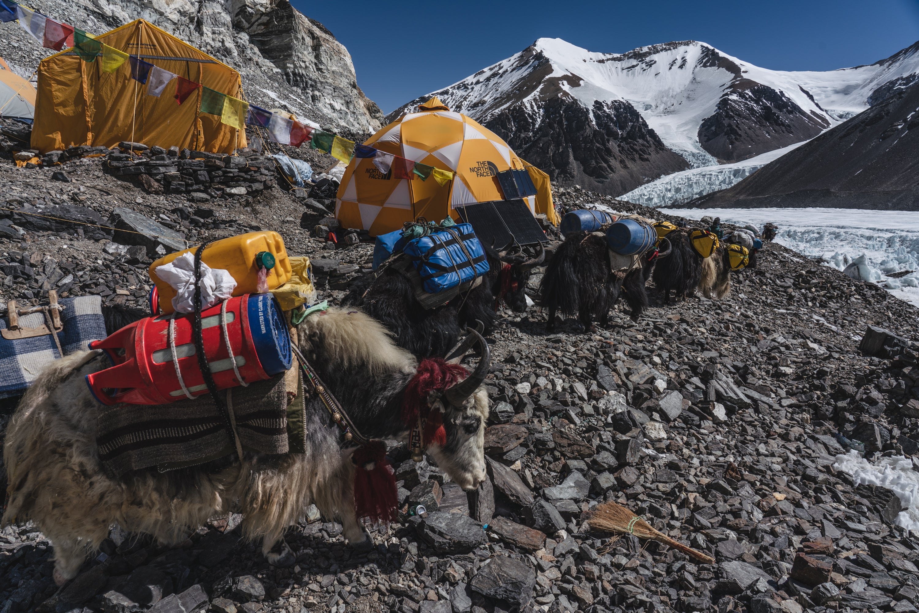 Panneaux solaires Goal Zero - Camp Everest - Renan Ozturk