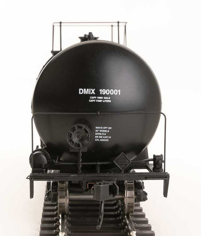 HO Scale Walthers #932-7301 UTLX Union Tank Car 33K Gallon LPG