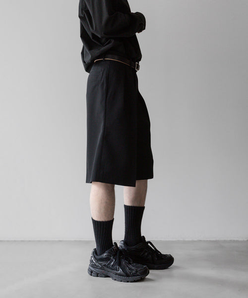 INTÉRIM - インテリムのPURE BLACK WOOL GABARDINE WIDE SLACKS SHORTSの BLACK公式通販サイトsession福岡セレクトショップ