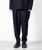 ato(アトウ)のコレクションの定番のWOOL 2TACK TAPERED PANTSのNAVY