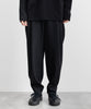 ato(アトウ)のコレクションの定番のWOOL 2TACK TAPERED PANTSのBLACK