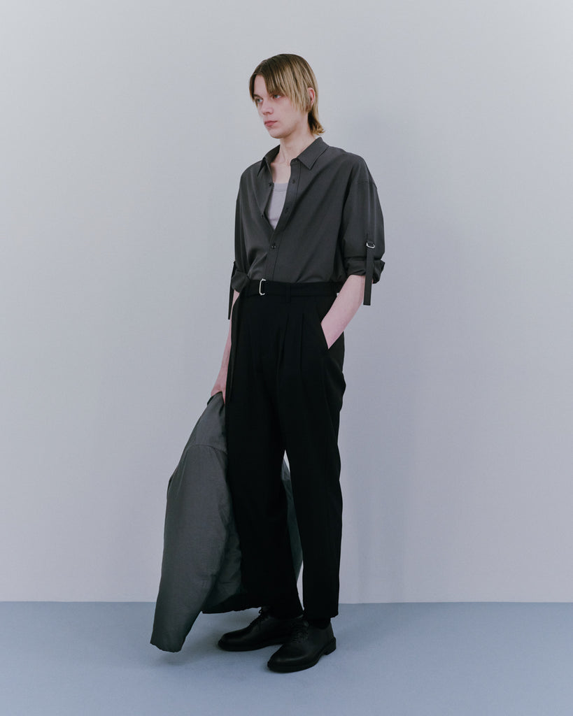 ATTACHMENT(アタッチメント)の24AWコレクションのLOOK011