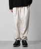 ATTACHMENT(アタッチメント)の11oz DENIM BELTED TAPERED FIT TROUSERSのOFF WHITE